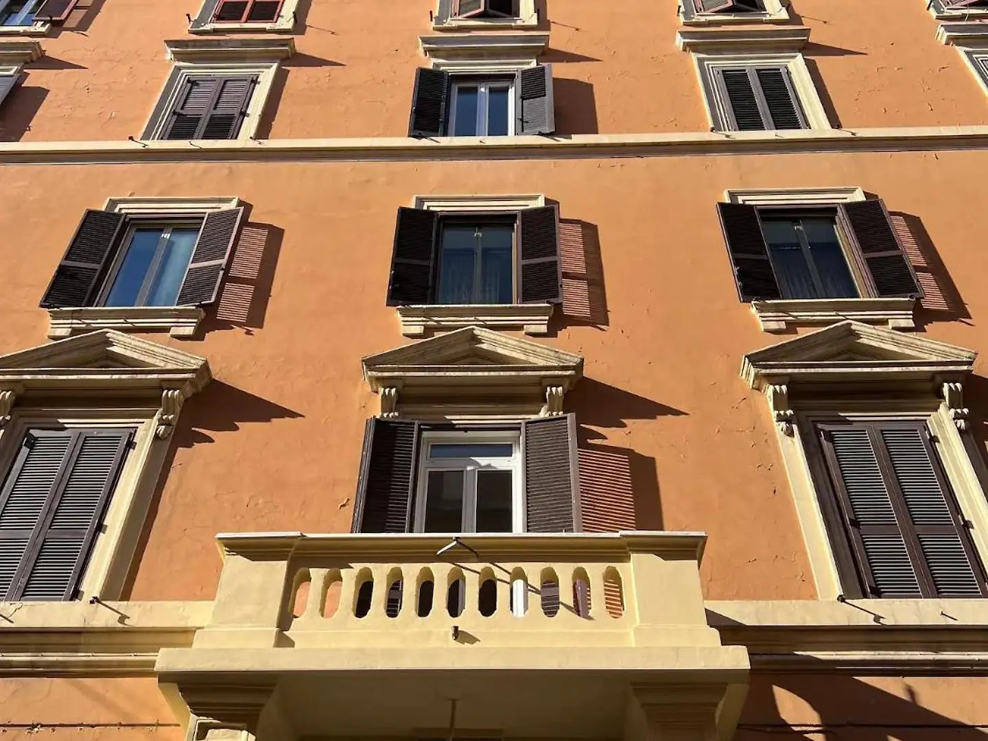 Cairoli 1 House G&B Colisee Rome 0*,